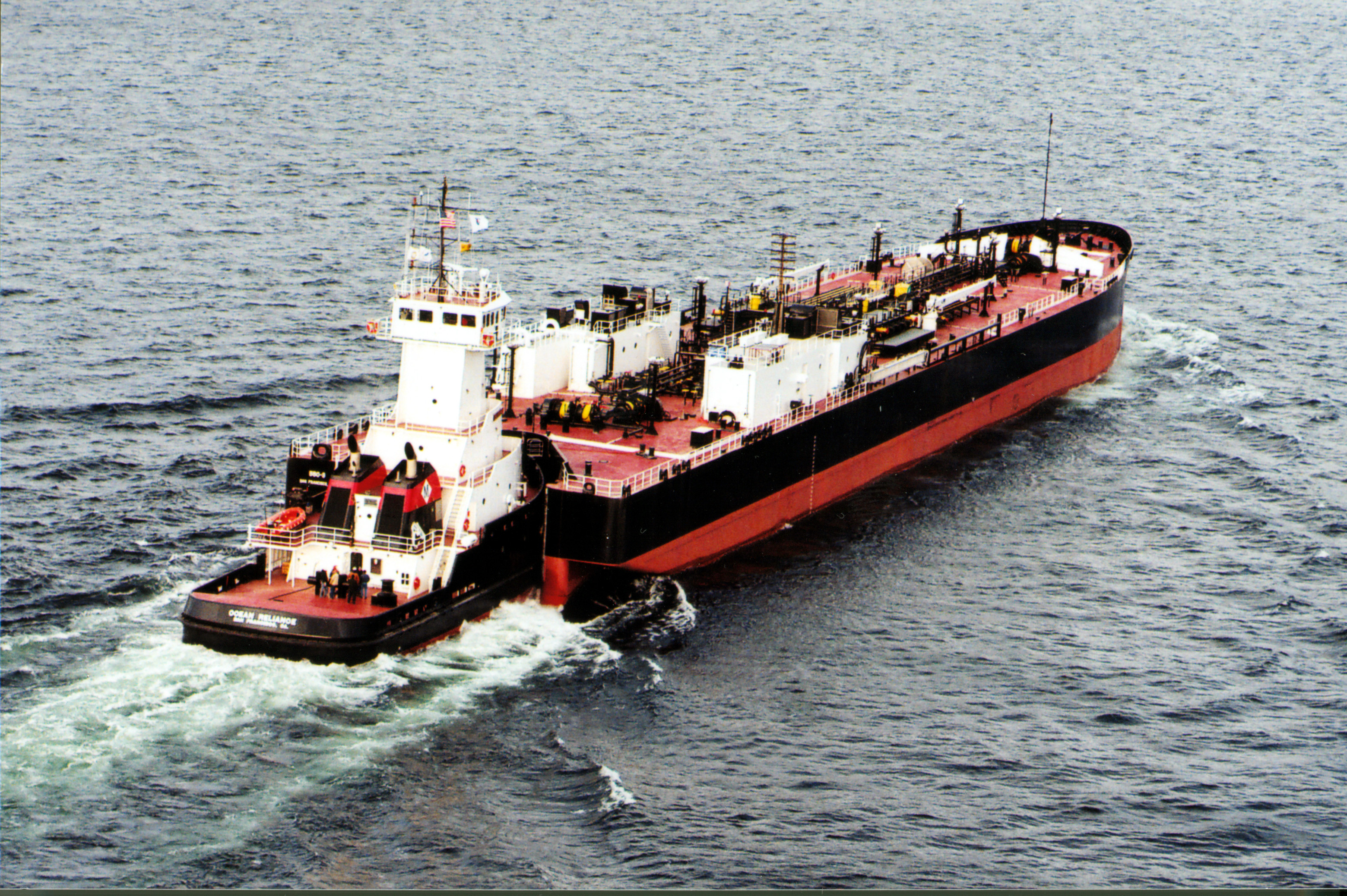 Articulated tug barge